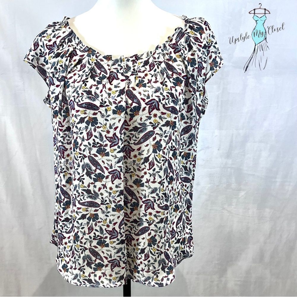 Lauren Conrad white paisley print pleated blouse top size medium